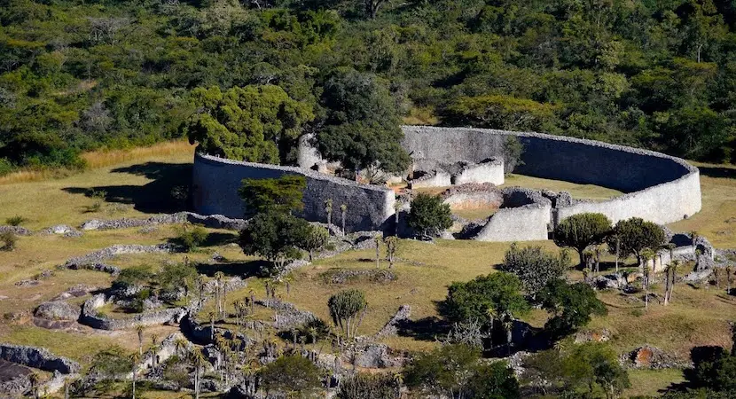 ancient african ruins great zimbabwe 