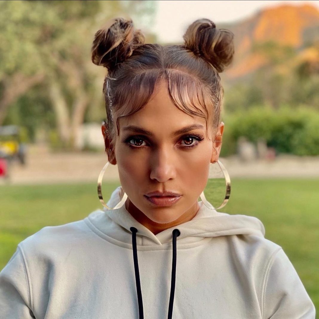 Jennifer Lopez baby hair maluma chat
