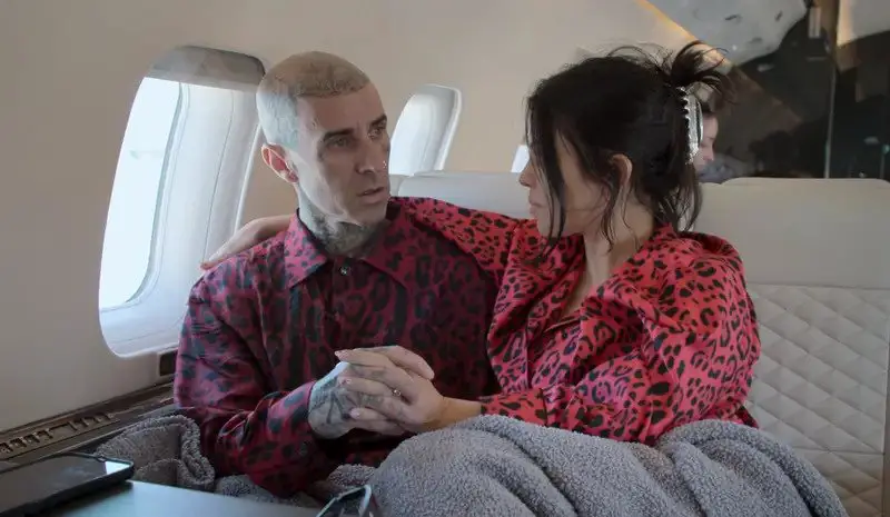 Kourtney Kardashian's Support Helps Travis Barker Overcome Fear of Flying on 