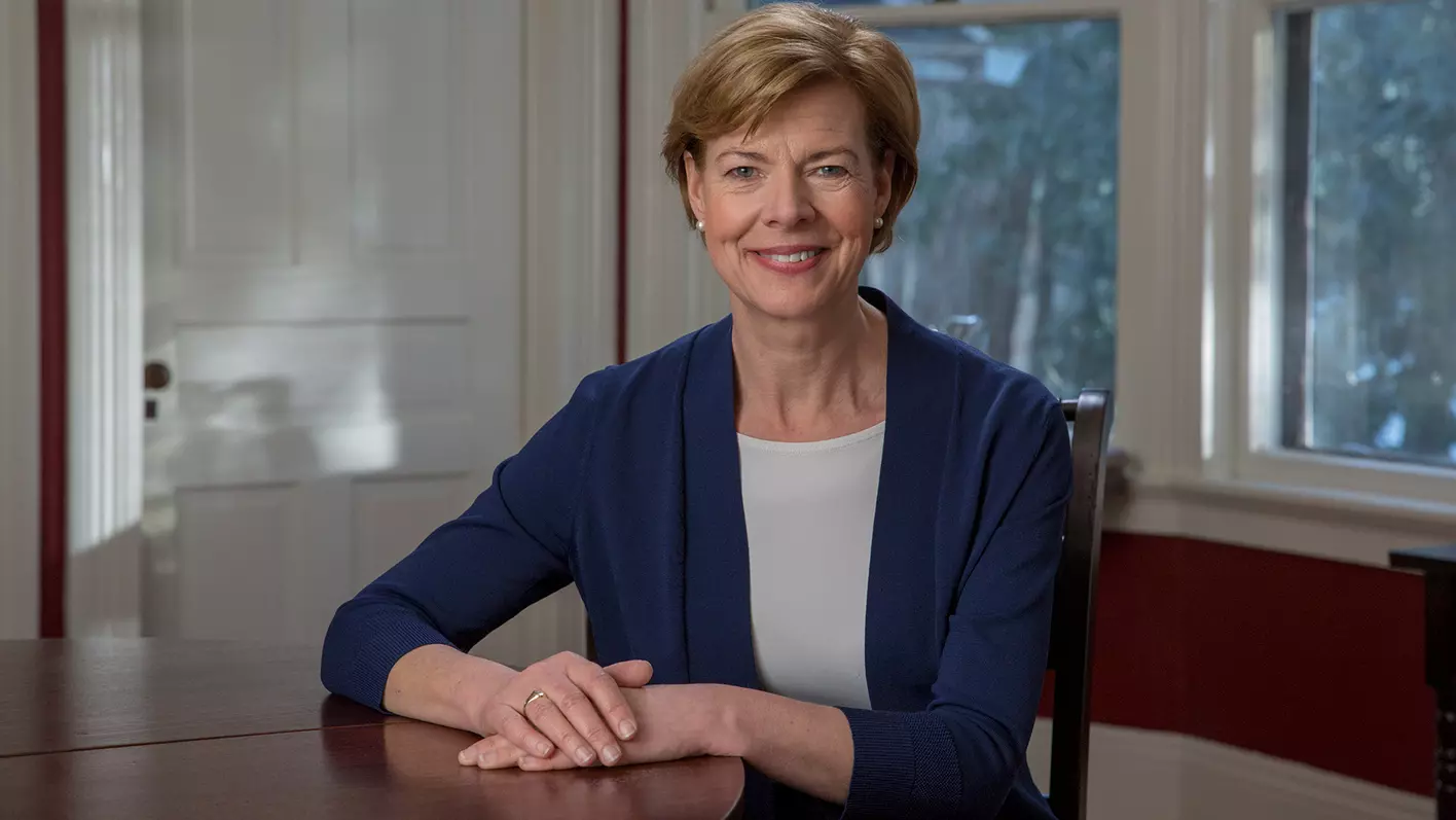 tammy baldwin net worth - Ilustrasi 2